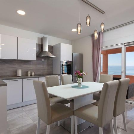 Luxury Apartment Nora Подстрана Екстериор снимка