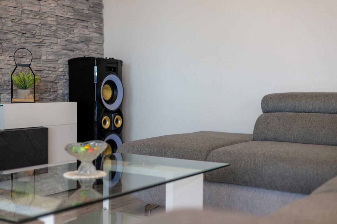 Luxury Apartment Nora Подстрана Екстериор снимка