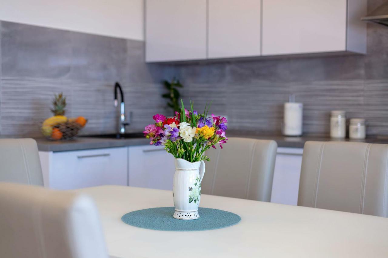 Luxury Apartment Nora Подстрана Екстериор снимка