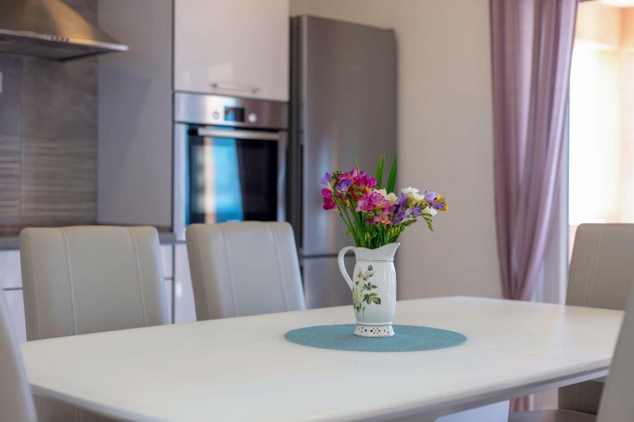 Luxury Apartment Nora Подстрана Екстериор снимка